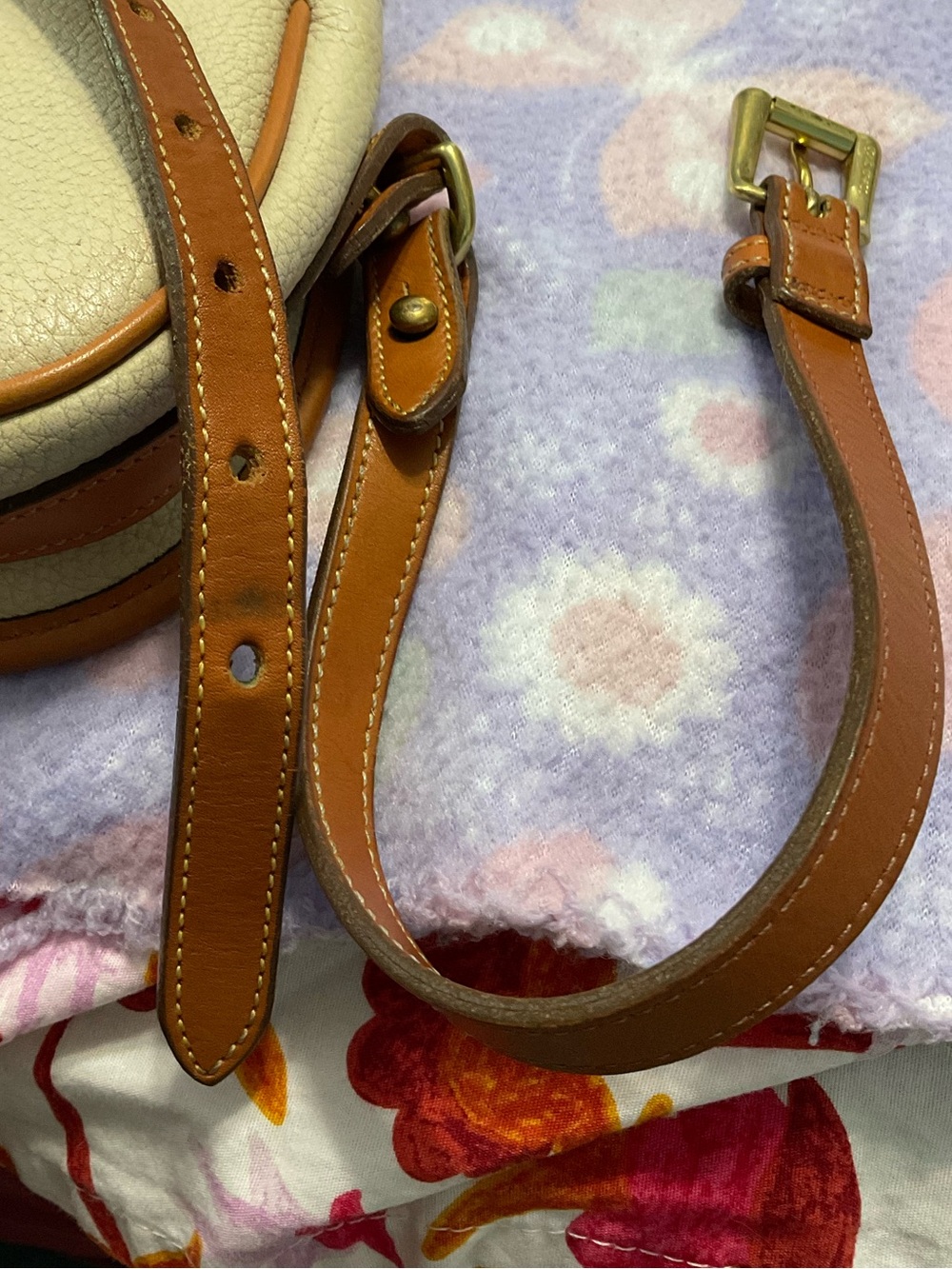 Dooney & Bourke Vintage All Weather Leather Saddle Bag Cream Tan Crossbody - Picture 12 of 13